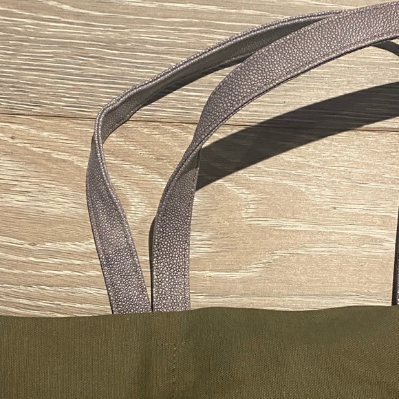 NWOT Bloomingdale’s Tote Bag - Picture 5 of 7